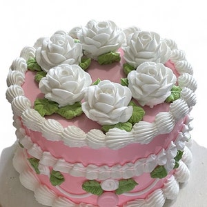 Round White Rose Pink Jewelry Box Cake