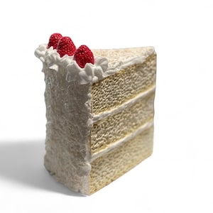 Fausse tranche de gâteau aux framboises et à la noix de coco