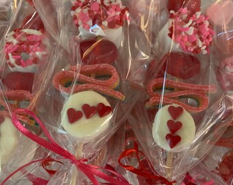 12 Valentine’s Candy Kabobs