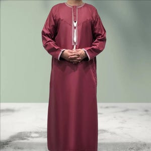 Maroon Red Muslim Thobe Jubba with Embroidery for Islamic Men Long Sleeves Middle Eastern Religious Clothing Multiple Sizes