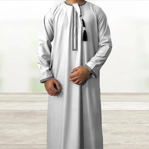 Embroidered White Thobe Jubba: Muslim Men&#39;s Middle Eastern Clothing