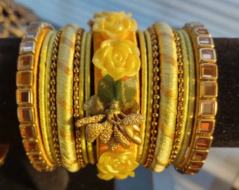 Dholki Mehndi Indian Hyderabad Nizami Wedding Bangle 17-Piece Joda Set Kangan with Stones, Ribbon and Flowers, SIZE 2-8
