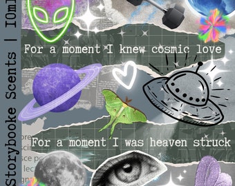 Op de afbeelding: Een collage-achtig ontwerp met een kosmisch thema. Het bevat een groen alienhoofd, een paarse planeet met ringen, een groene mot, een UFO, een halter, een maan en een huilend oog. Tekst: "For a moment I knew cosmic love" en "For a moment I was heaven struck."