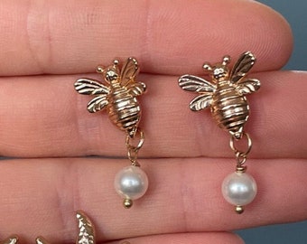 Pearly Bee earrings