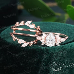 Vintage Pear cut Moissanite Engagement Ring Sets Diamond Wedding Ring Rose gold cluster Engagement Ring bridal ring women Anniversary Gift