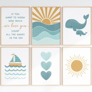 Conjunto de 6 pôsteres decorativos náuticos com baleias para quarto de bebê, ideais para colocar acima do berço. Estampa abstrata de ondas do oceano e veleiro com temática costeira.