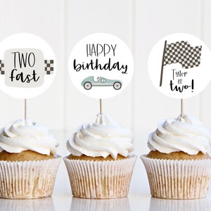 Deux Toppers De Cupcake Rapides, Deux Décorations d’Anniversaire Rapides, Décor d’Anniversaire de Voiture de Course, Anniversaire de Voiture de Voiture pour Garçon, Fête de 2ème Anniversaire de Voiture de Course