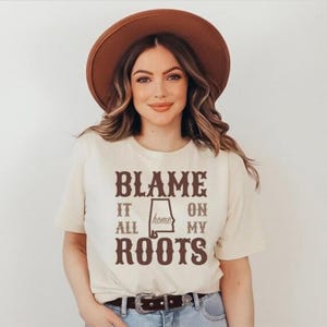 T-shirt maison ALABAMA, blâmer tout sur mes racines, T-shirt unisexe musique country du Sud, T-shirt graphique Yellowhammer Home State, tenue de rodéo western