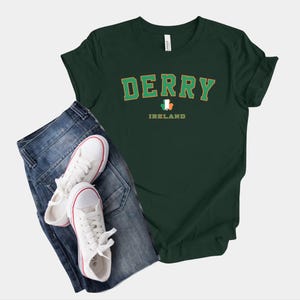 DERRY Ireland Collegiate Varsity Crewneck Unisex T-shirt