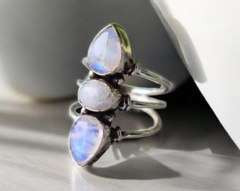 Schöner Mondstein Ring, 925 Sterling Silber Ring, Handgemachter Ring, Drei Stein Ring, Neue Kollektion, Designer Ring, Natürlicher Mondstein