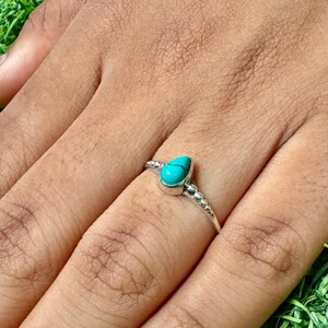Turkoois ring, handgemaakte ring, natuurlijk blauw turkoois, 925 sterlingzilveren sieraden, meisjesring, damesring, midi-ring