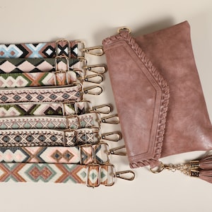 Lederen roze schoudertas, Crossbody tas met verschillende brede riem, Crossbody schoudertas voor vrouwen, heuptasje met riem, vriendin cadeau