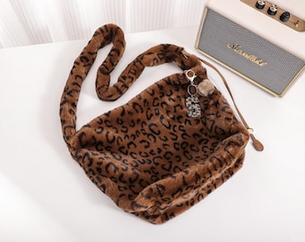 Plush Crossbody Bag Women, Casual Hobo Bag Shopping Bag Shoulder Bag, Women Travel Crossbody Bag Tote,Gifts for Her, Large Fanny Pack Winter