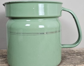 Vintage Green Enamel Chamber Pot Large – Farmhouse Decor – Rustic Enamelware Bucket – Mid Century Kitchen – Retro Metal Pot
