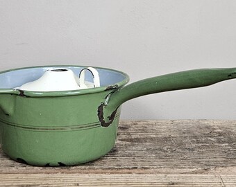 Vintage Green Enamel Saucepan With Lid – Retro Cooking Pot – Farmhouse Kitchen Decor – Mid Century Enamelware – Rustic Metal Pan