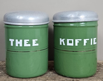 Vintage-Vorratsdosen-Set aus grünem Emaille – Aufbewahrung für Kaffee und Tee – Retro-Küchendeko – Küchenbehälter im Landhausstil – Emaille-Behälter aus der Mitte des 20. Jahrhunderts