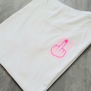 Aufbügler &quot; Mittelfinger&quot; iron on/ Plot / Bügelbild neonpink zum selbst aufbügeln auf Shirts, Taschen etc.