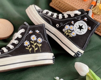 Daisy Converse/ Custom Converse High Tops Embroidered Bee and Daisy / Embroidered Shoes Bees