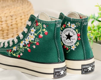 Customized Embroidered Converse Shoes, Daisy and Strawberry Embroidered Sneakers, Shoes Embroidery Strawberry and Flowers, Gift for Her