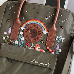 Fjallraven Kanken Rucksack bestickt mit Fuchs und Blumen, individueller Kanken mit Namen, Kanken Laptop bestickt mit Regenbogen und Sternen