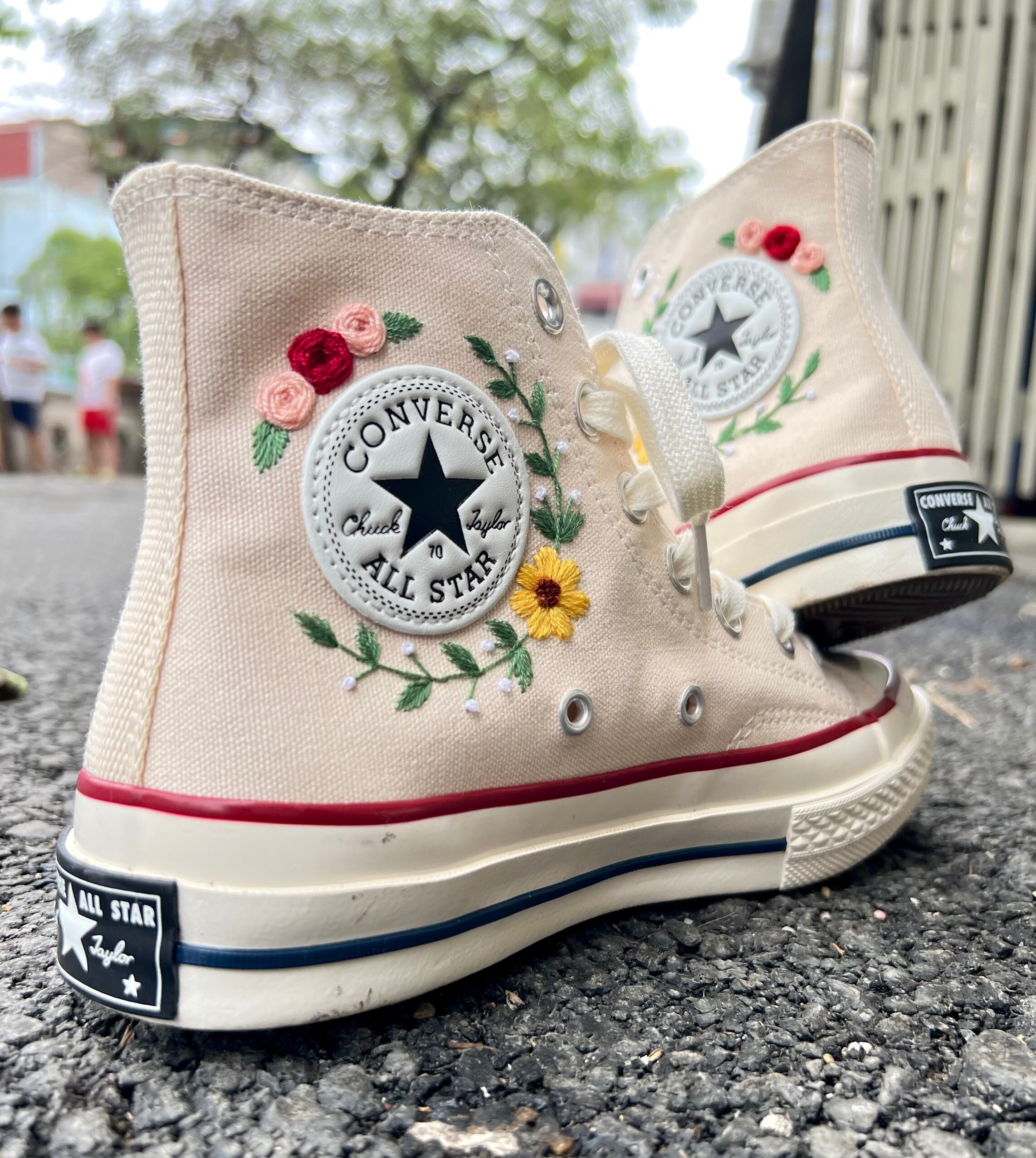 converse embroidered rose