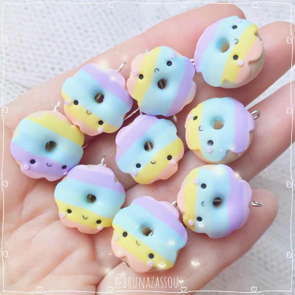 Rainbow Donut Pastel Charm ~ Mignon Pendentif Fimo Polymère Argile Kawaii Fleurs Fait à la Main Couleurs Boho Hippy Donut Sweet Donut Charms Doux