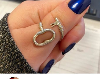 Antique silver wrap-around key ring, adjustable key-shaped ring, stackable women key ring, rock style open key ring, Christmas Gift