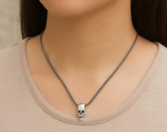 Tiny Skull Pendant Necklace, Gothic Skull Charm, Minimalist Punk Jewelry, Halloween Necklace, Silver Skull Pendant, Gift for Mom.