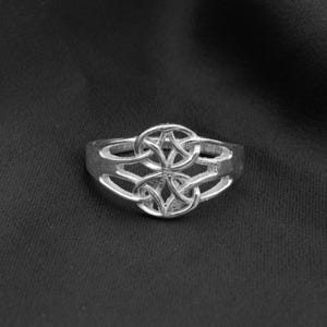 Celtic Knot Ring, Sterling Silver Celtic Ring, Trinity Ring, Dainty Celtic Knot Ring.