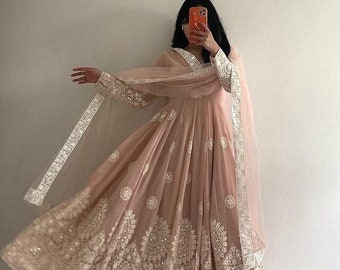 Indian Premium Georgette geborduurd zwaar werk feestkleding lang uitlopende damesjurk met broek & Dupatta voor dames, gestikt Anarkali-pak van