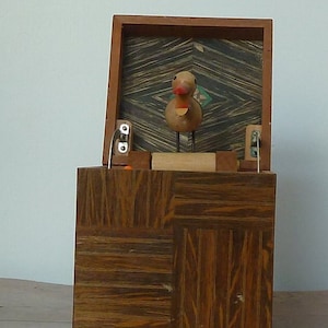 Japanese Novelty Cigarette Dispenser - Wooden Bird