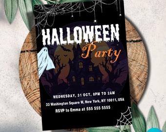 Può includere: Un invito a una festa di Halloween con sfondo nero, con una casa infestata, pipistrelli e una luna piena. Le parole "HALLOWEEN Party" sono visualizzate in bianco e arancione. Include i dettagli dell'evento e le informazioni RSVP.