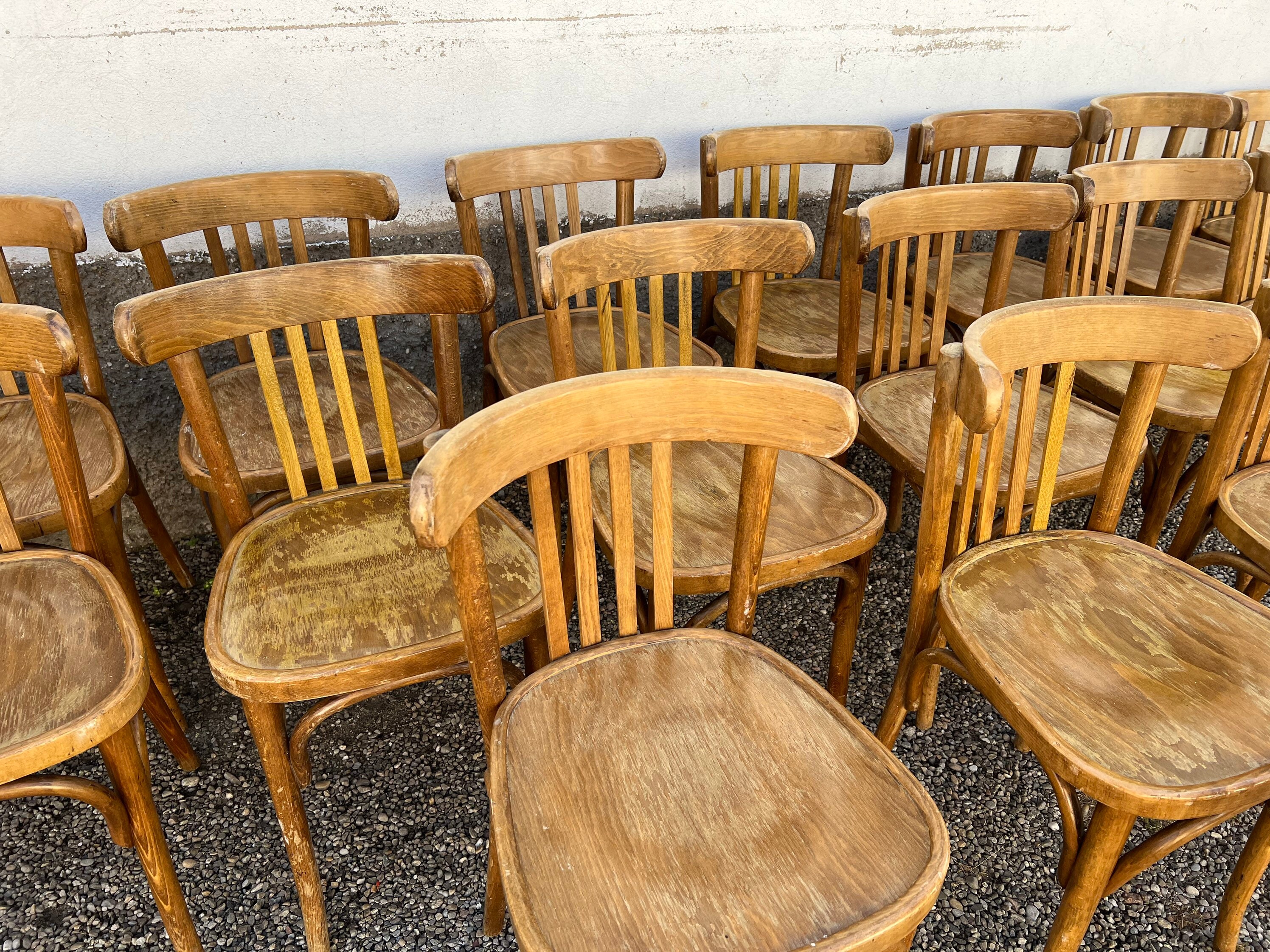 Série De 20 Chaises