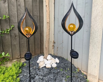 2 Garden Solar Lights