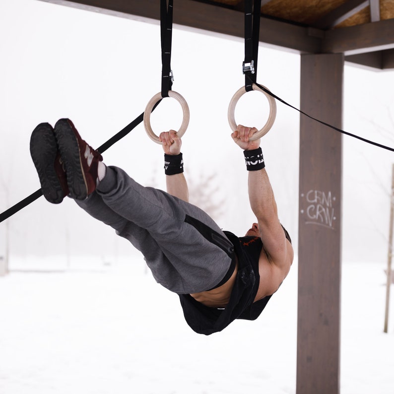 Front lever on gymnastic rings