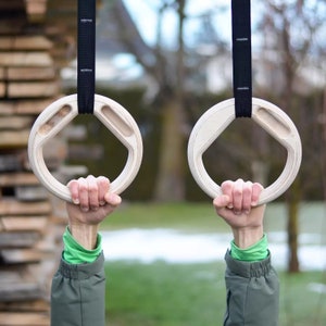 PRO Climbing Gymnastic Rings, Wooden Rings with Climbing Pockets, Rings and Hangboard in One, Calisthenics and Climbing workout by Gripnatic