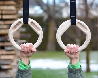 PRO Climbing Gymnastic Rings, Wooden Rings with Climbing Pockets, Rings and Hangboard in One, Calisthenics and Climbing workout by Gripnatic