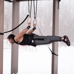 Back lever on gymnastic rings