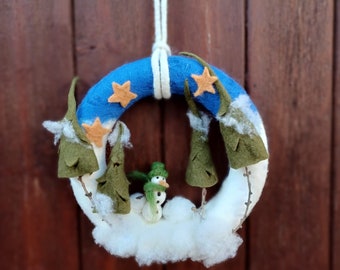 Felt wreath with snowman, fir trees and stars, felted door wreath with winter motif, handwork