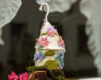 Sugar-sweet, small felt lamp, felted fairy tale lamp, handmade night light for children's room, small felt house