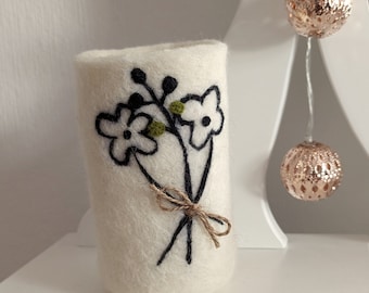 Felted flower vase, vase made of felt wool, wet felted, felt vase for flowers, handmade