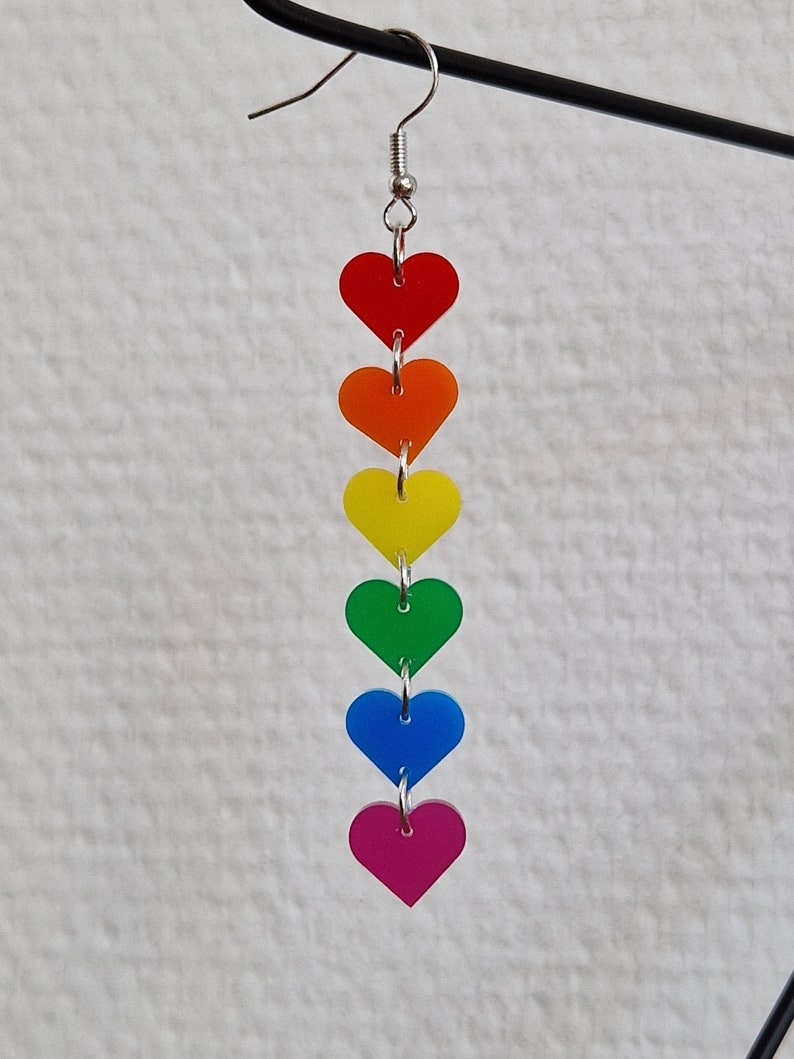 Regenboog hartjes hangoorbellen van opaal acryl oorbel plexiglas lasergesneden LGBTQ pride cadeau voor haar kawaii schattig afbeelding 3