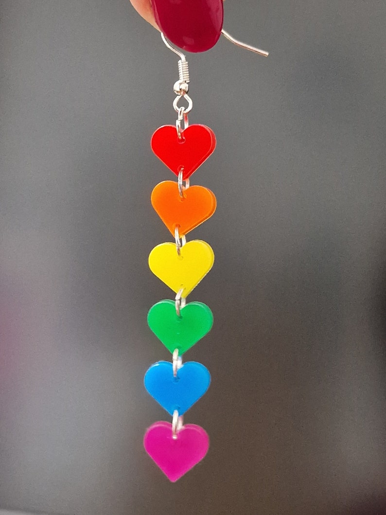 Regenboog hartjes hangoorbellen van opaal acryl oorbel plexiglas lasergesneden LGBTQ pride cadeau voor haar kawaii schattig afbeelding 1