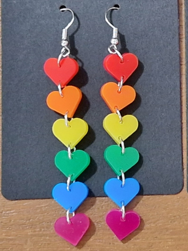 Regenboog hartjes hangoorbellen van opaal acryl oorbel plexiglas lasergesneden LGBTQ pride cadeau voor haar kawaii schattig afbeelding 4