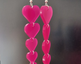 Roze hartjes hangoorbellen | statement oorbellen | vijf 5 harten | transparant neon roze | cadeau voor haar | geschenken | kawaii | schattig