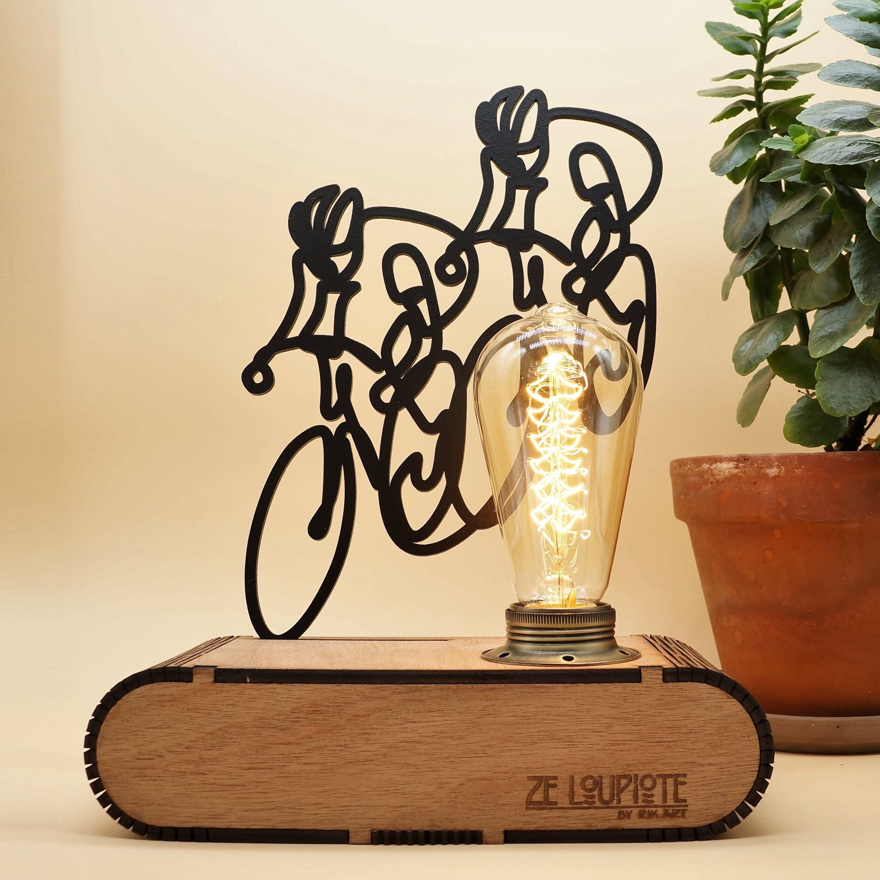 Lampe à Poser en Bois, Ze Loupiotedesign Modèle Cyclistes.