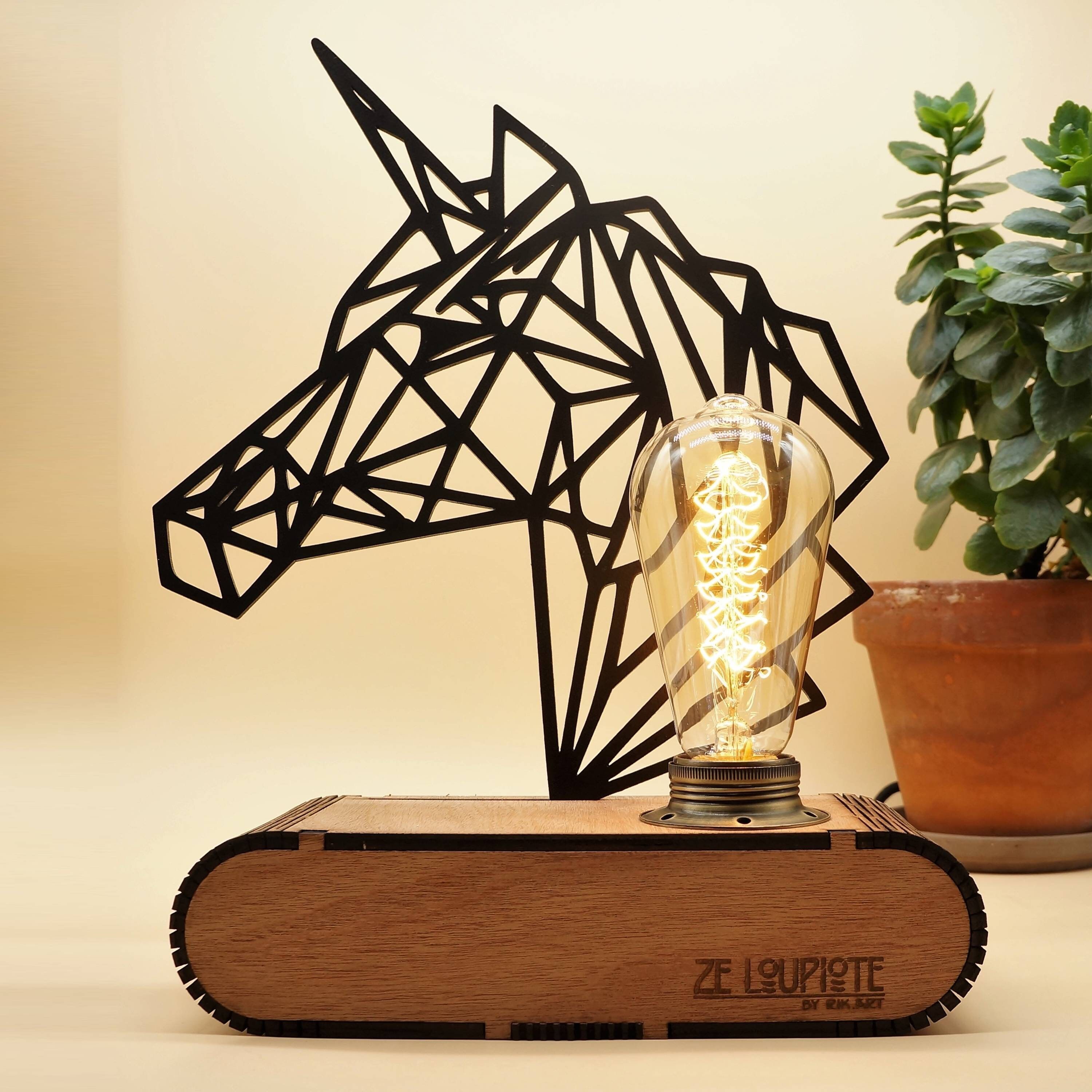 Lampe à Poser en Bois, Ze Loupiotedesign Modèle Licorne Origami.