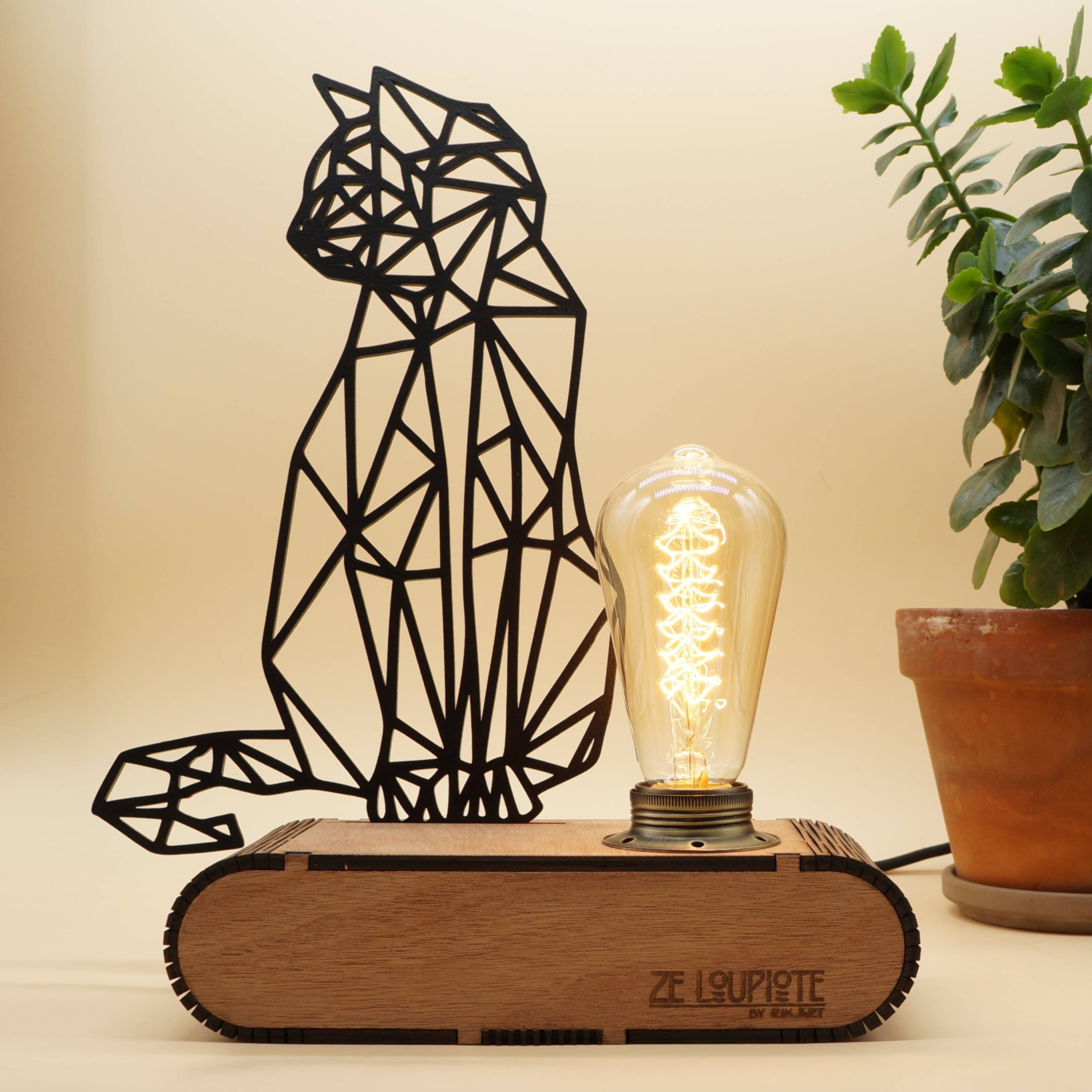 Lampe à Poser en Bois, Ze Loupiotedesign Modèle Chat Origami.