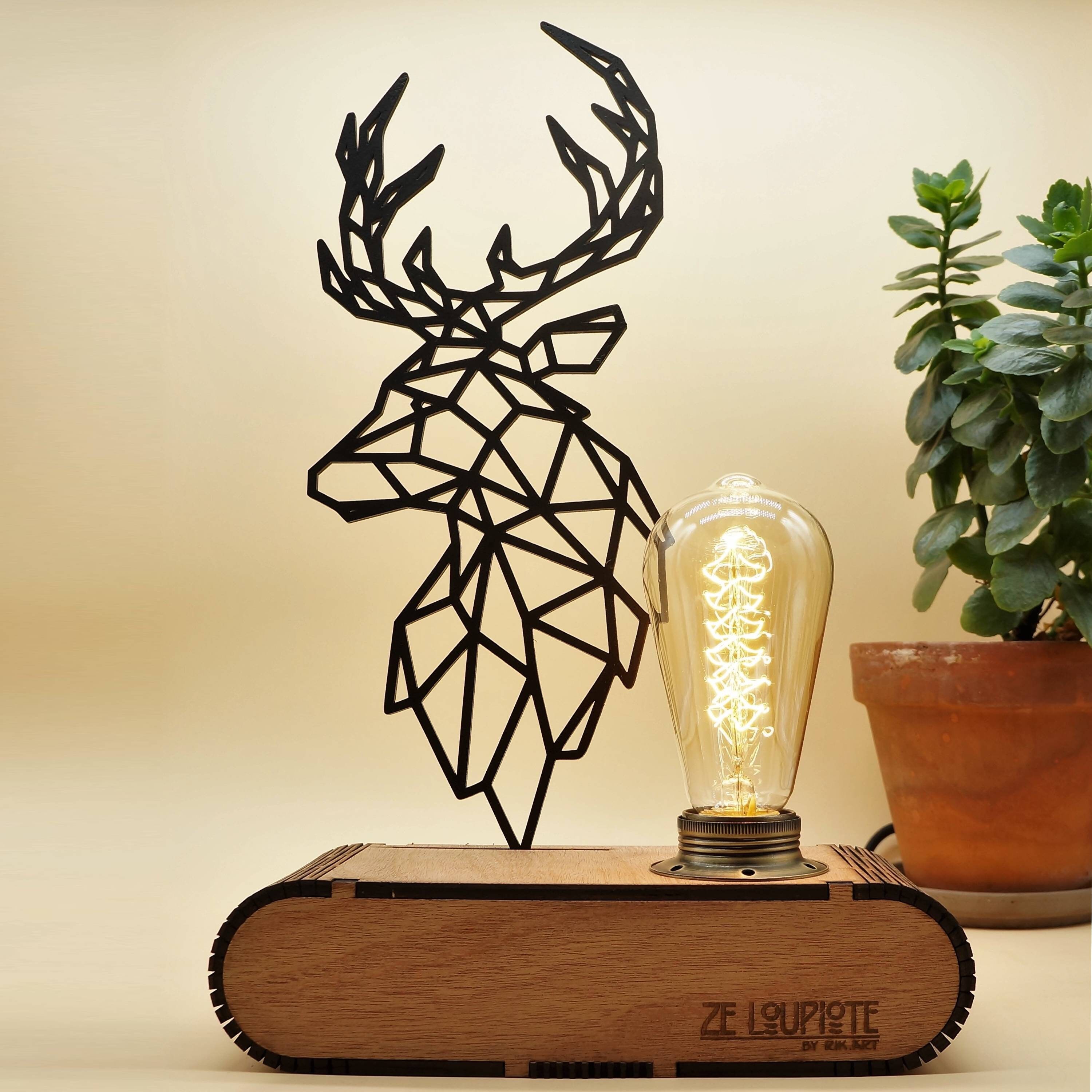 Lampe à Poser en Bois, Ze Loupiotedesign Modèle Cerf Origami.