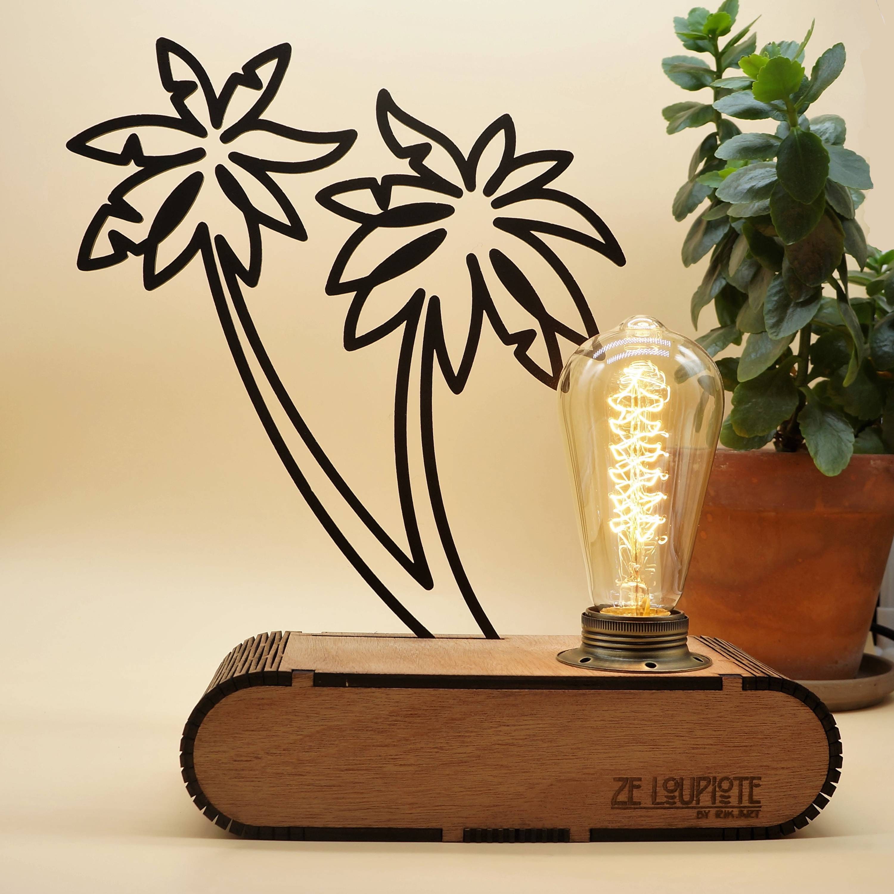 Lampe à Poser en Bois, Ze Loupiotedesign Modèle Palmiers.